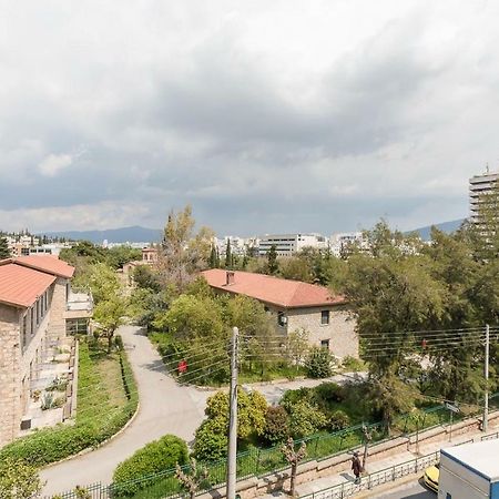 Spacious & Modern Flat In Heart Of Атина Екстериор снимка