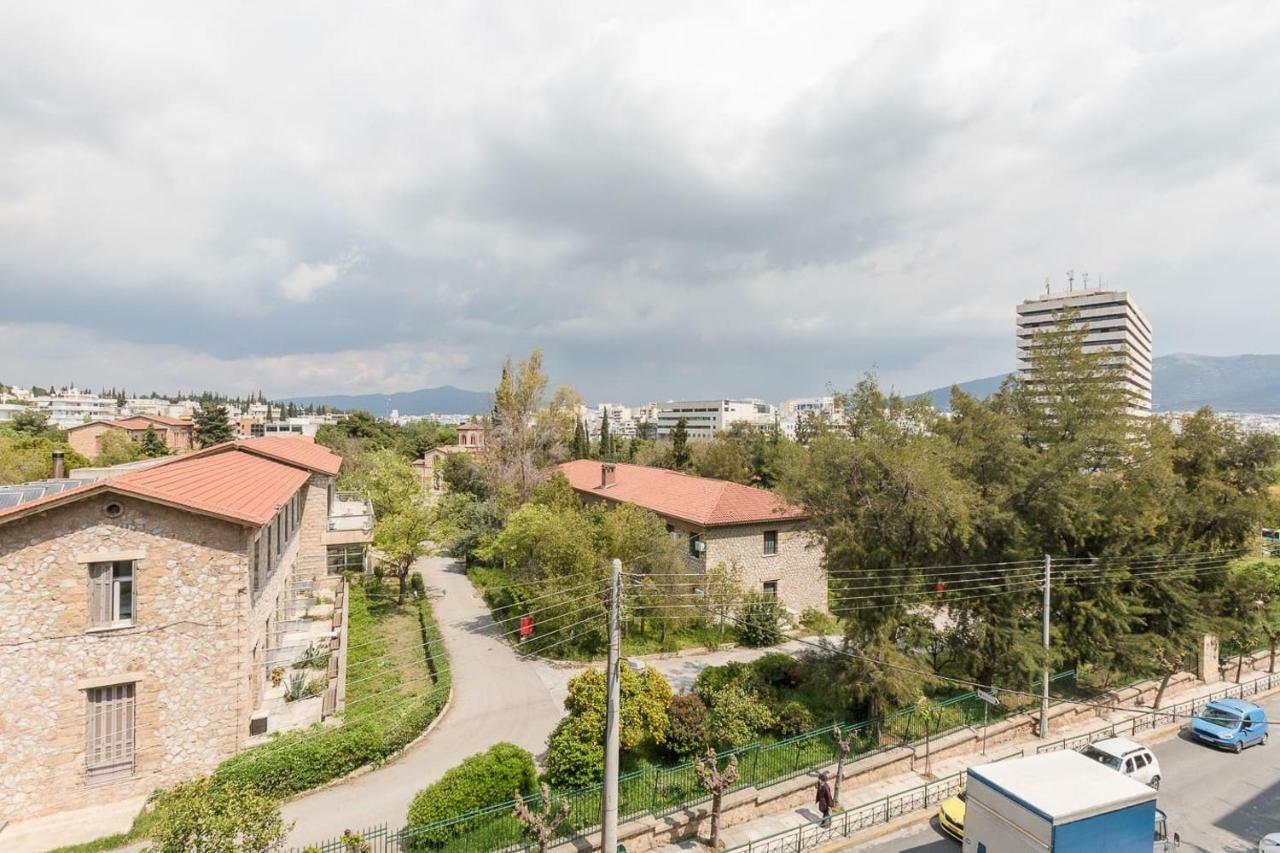 Spacious & Modern Flat In Heart Of Атина Екстериор снимка