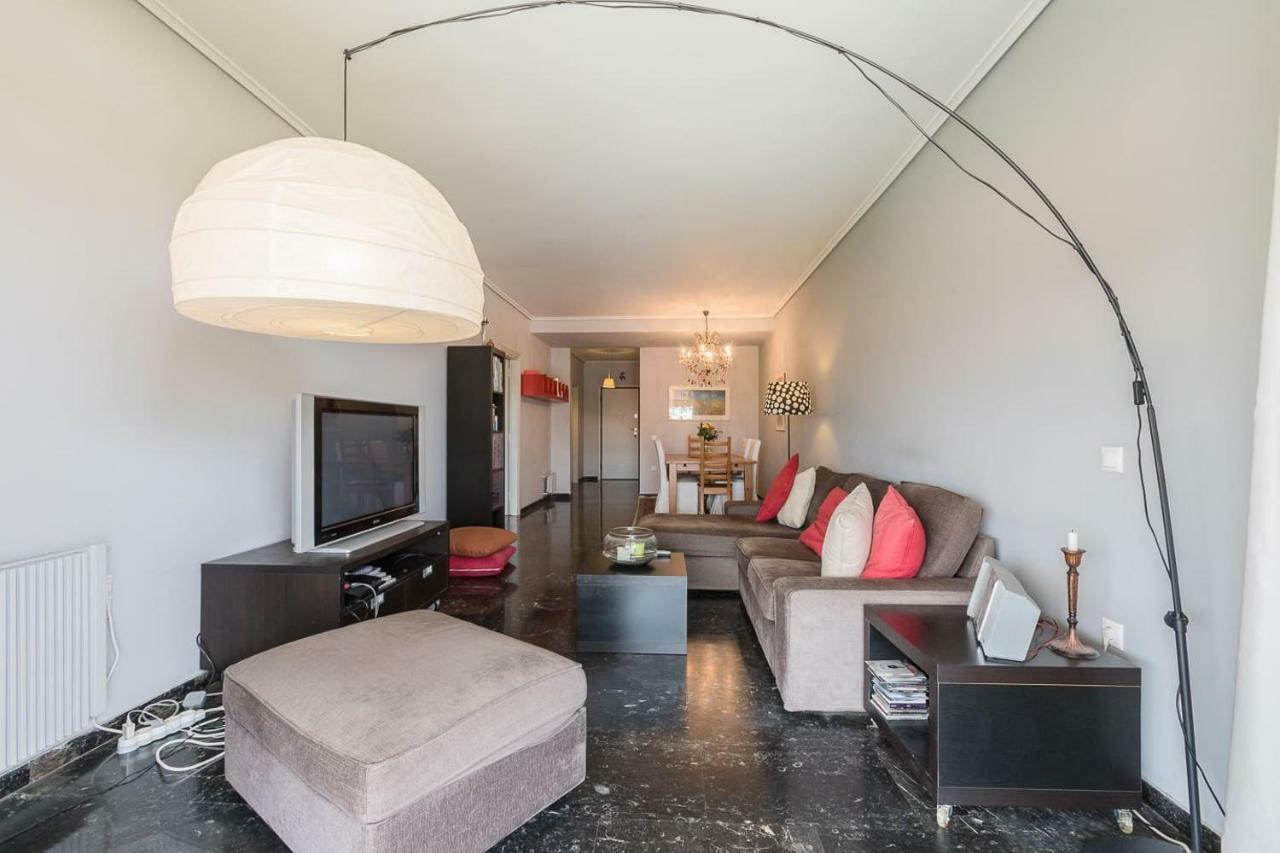 Spacious & Modern Flat In Heart Of Атина Екстериор снимка