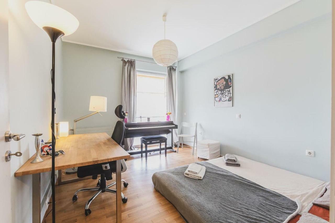 Spacious & Modern Flat In Heart Of Атина Екстериор снимка