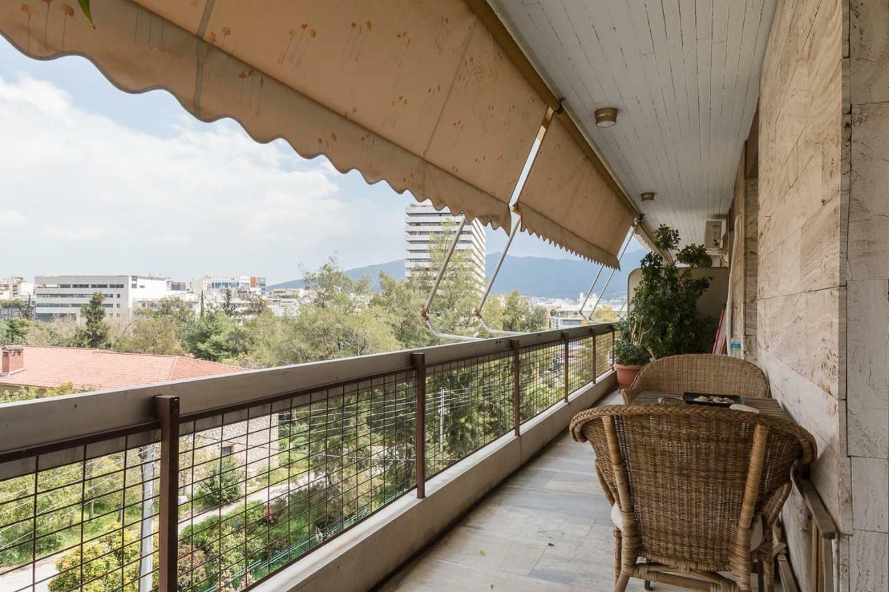 Spacious & Modern Flat In Heart Of Атина Екстериор снимка